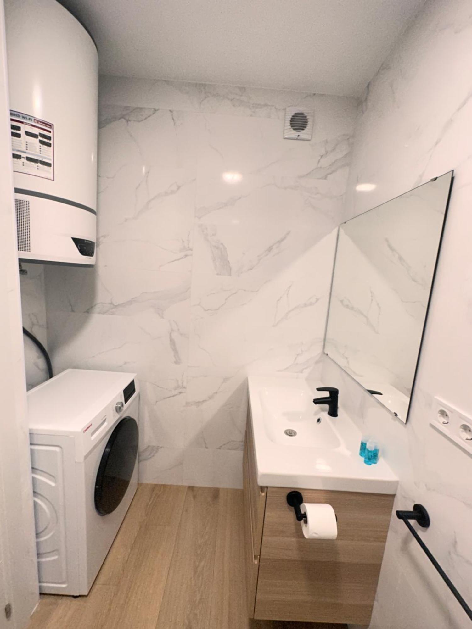Artes Y Oficios Apartaments Ab Valencia Exterior photo